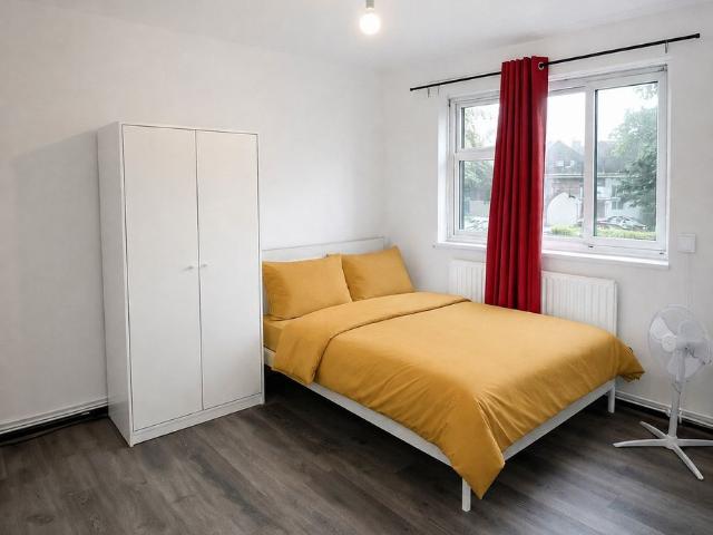House for rent in Ratcliffe, Greater London