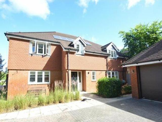 House for sale in Pachesham Park, Surrey