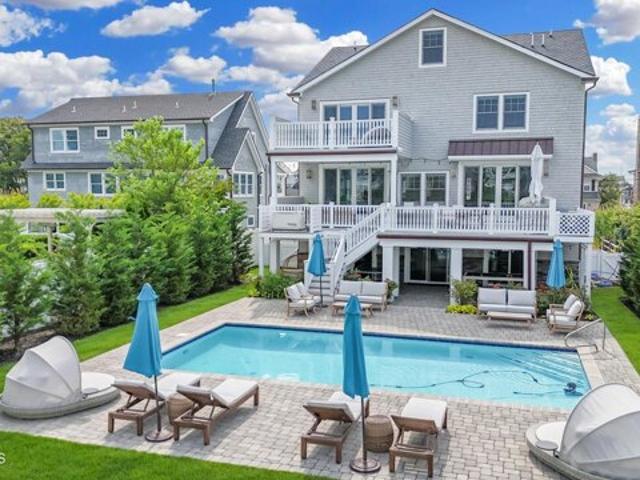 House for sale in Mantoloking, New Jersey