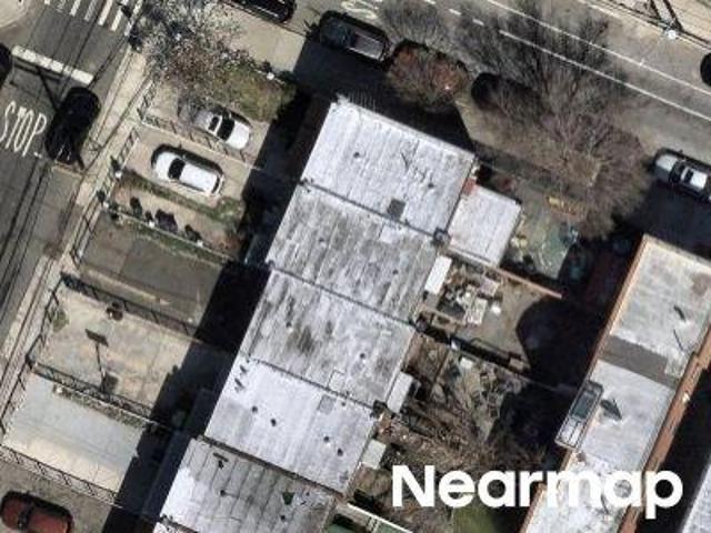 House for sale in The Bronx, Arverne