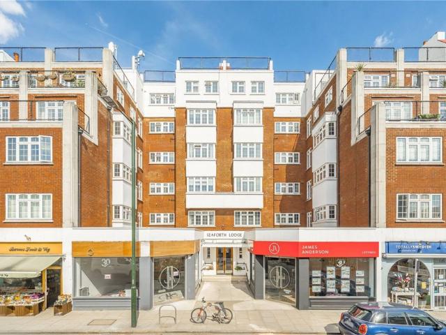 Apartment for rent in Mortlake, Greater London