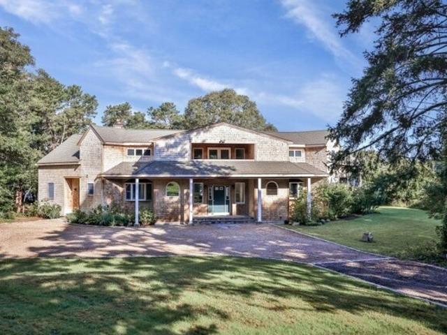 House for sale in Lagoon Heights, Oak Bluffs