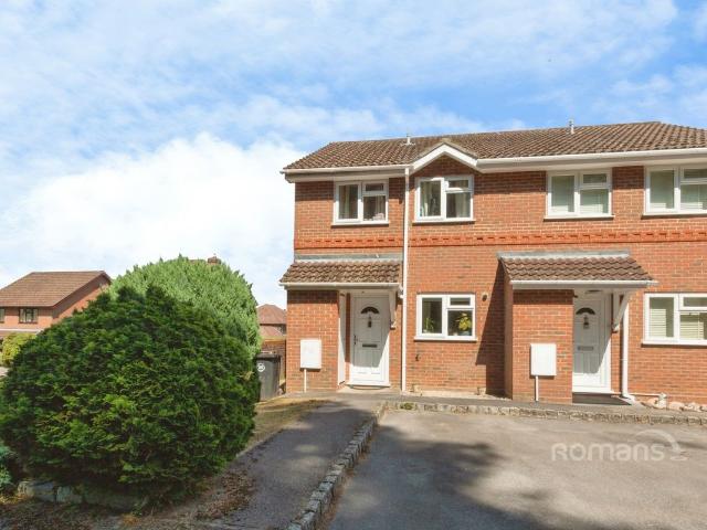 House for rent in Heol-las, Surrey