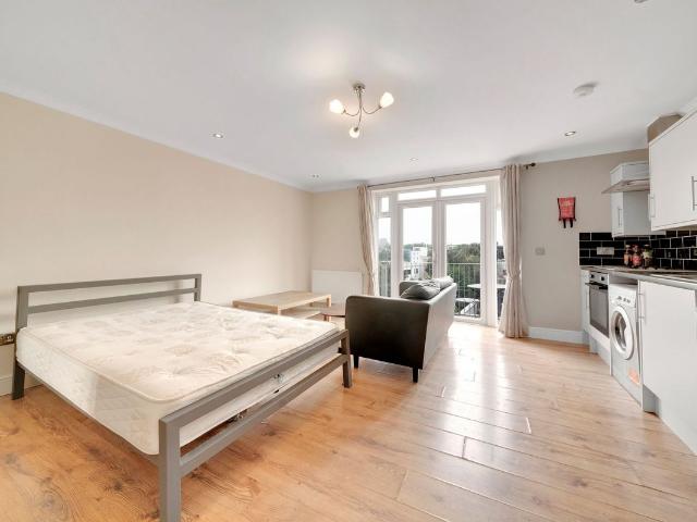 Studio for rent in St. George in the East, Greater London