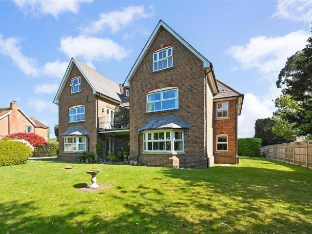 Apartment for rent in Eastergate, Arun