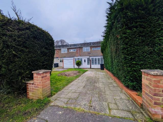 Apartment for rent in Perryfields, West Sussex