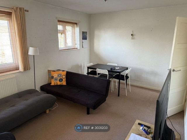 Apartment for rent in Cowley Airfield, The Slade