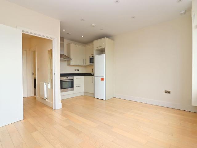 Apartment for rent in Tolworth, Greater London