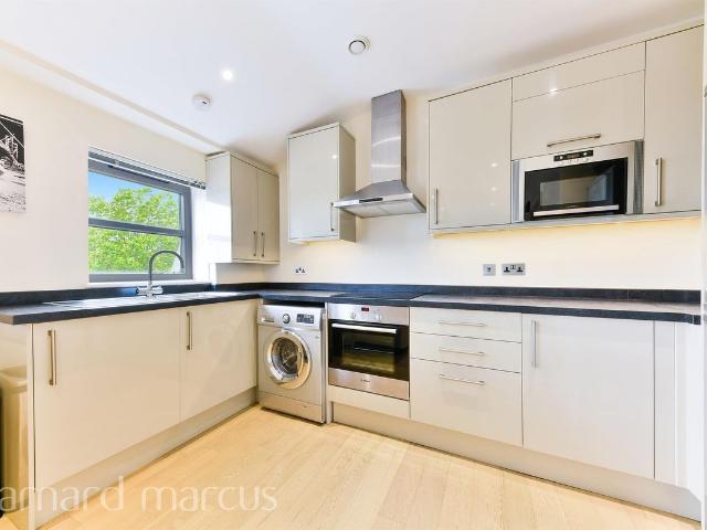 Apartment for rent in Royal Borough of Kingston upon Thames, Greater London