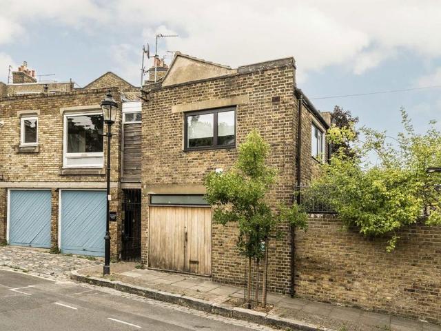 House for rent in Barnsbury, Greater London