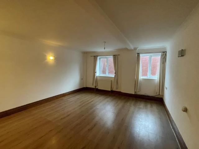 Room for rent in South Kirkby and Moorthorpe, South Kirkby