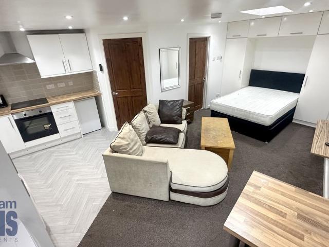 Apartment for rent in Osgathorpe, Sheffield