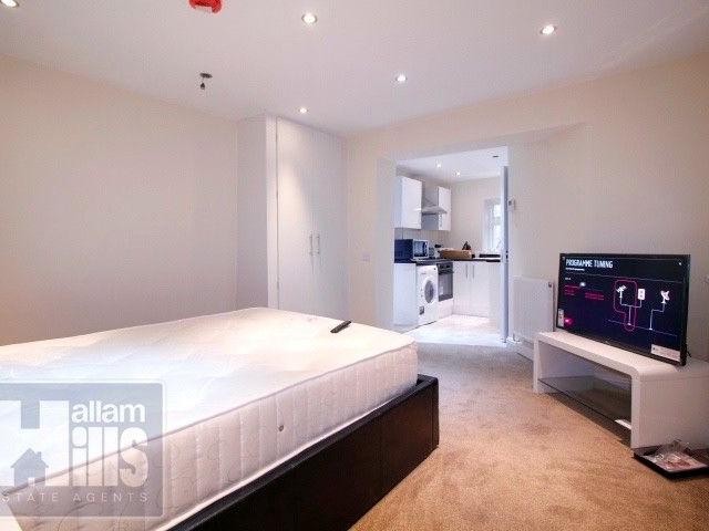 Studio for rent in Page Hall, South Yorkshire