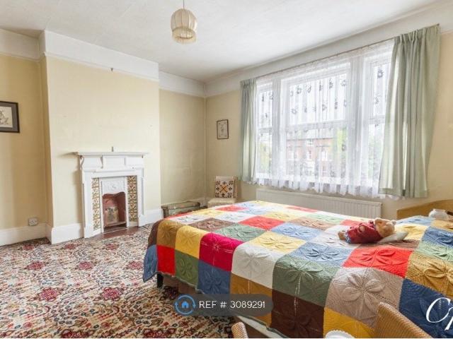 Room for rent in Wotton Pitch, Gloucester