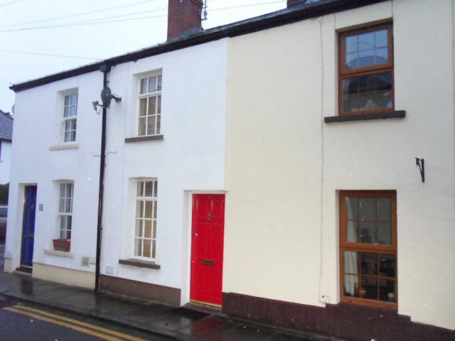 House for rent in Llanbadoc, Wales