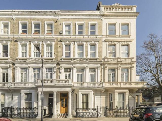 Apartment for rent in West Kensington, Greater London