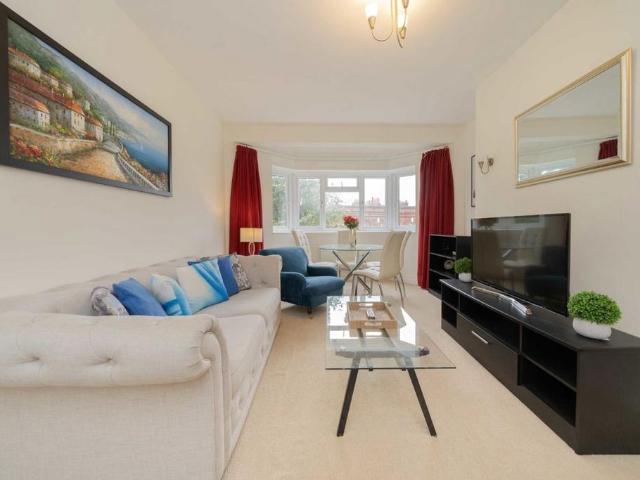 House for rent in West Kensington, Greater London