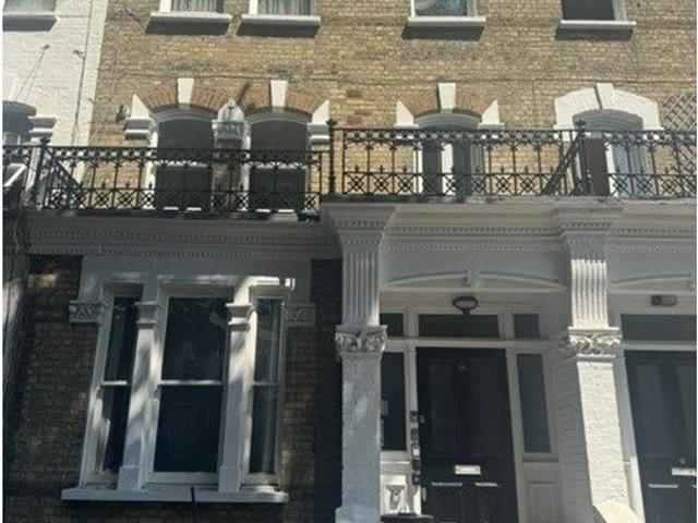 Apartment for rent in West Kensington, Greater London