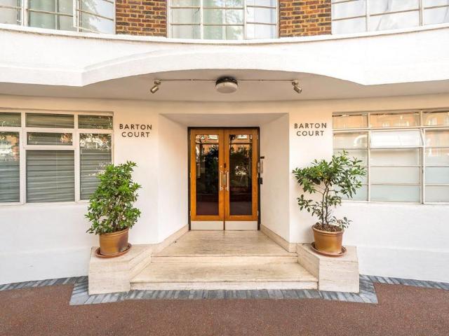 Apartment for rent in West Kensington, Greater London