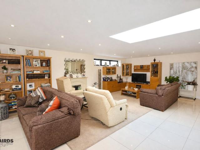 House for rent in Woodcote, Epsom