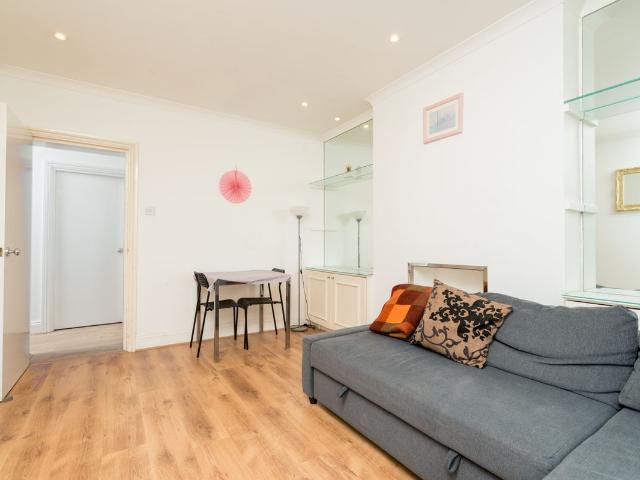Apartment for rent in Hampstead Garden Suburb, Greater London
