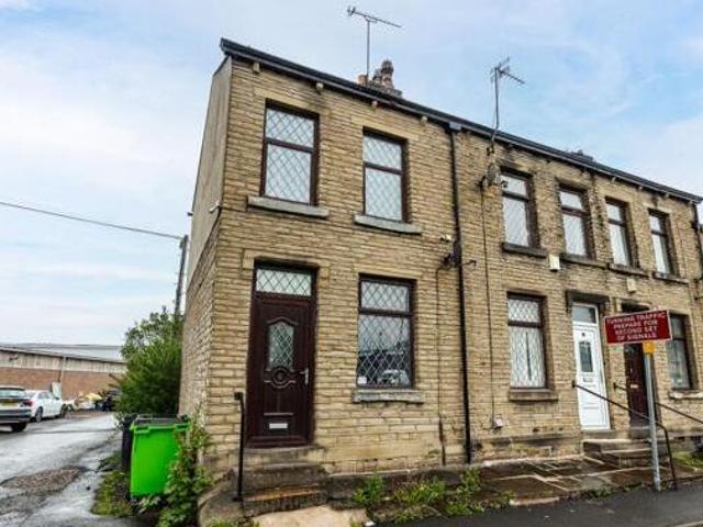 House for sale in Huddersfield, West Yorkshire
