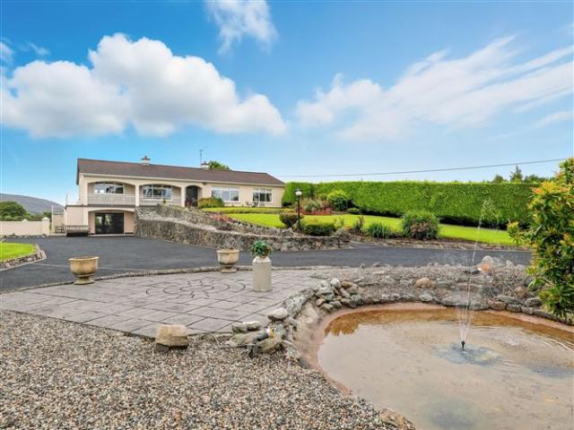 Detached House for sale in Foxford, Mayo