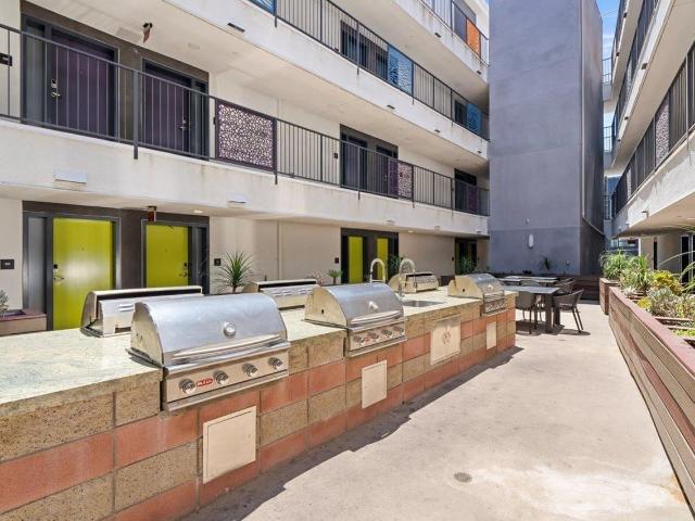 Apartment for rent in Canoga Park, California
