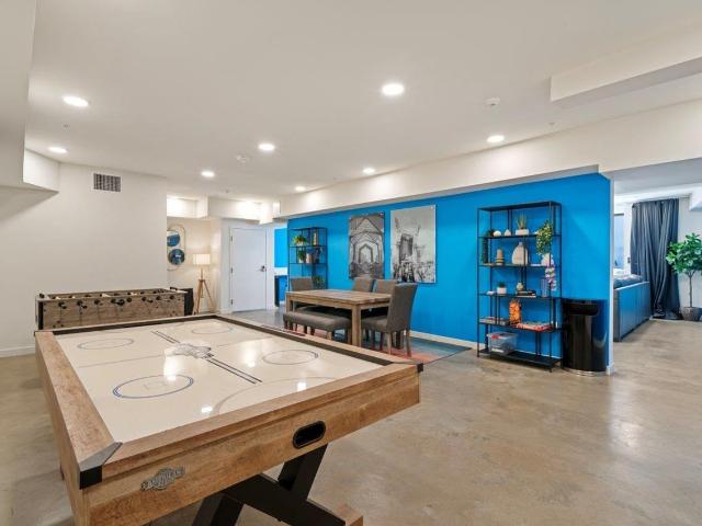 Apartment for rent in Canoga Park, California