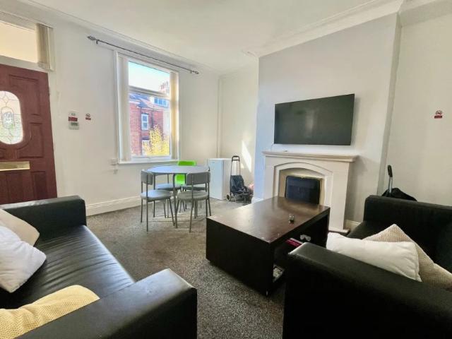 Room for rent in Armley, West Yorkshire