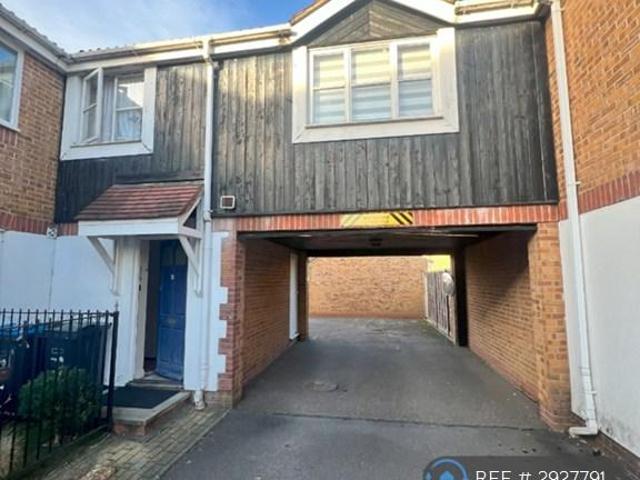 House for rent in Enfield Island Village, Greater London