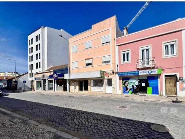 Loja alugar em Bairro Ferroviário, Barreiro