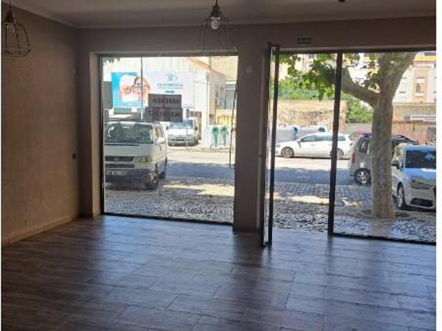 Ponto Comercial alugar em Barreiro