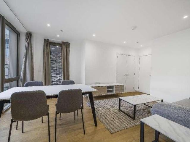 Apartment for rent in Aberfeldy Village, Blackwall
