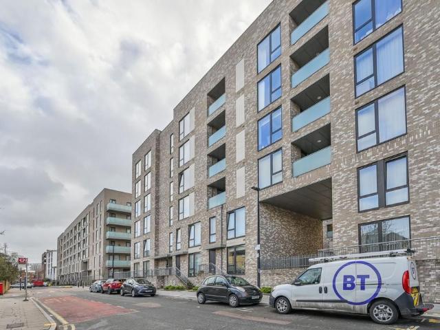 Apartment for rent in Aberfeldy Village, Blackwall