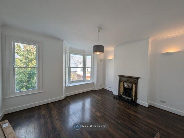 Apartment for rent in Shacklewell, Greater London