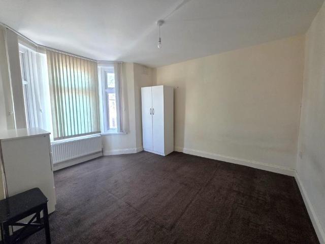 Apartment for rent in Little Ilford, Greater London