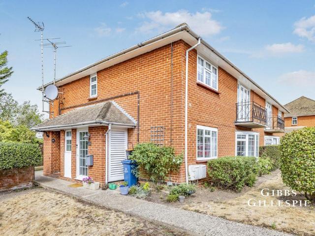 Apartment for rent in Pinner, Greater London