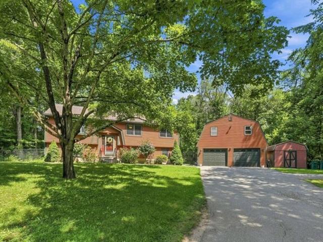 House for sale in North Billerica, Billerica