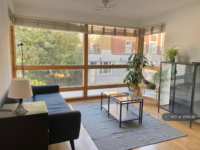 Apartment for rent in North Kensington, Greater London