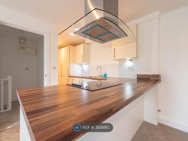 Apartment for rent in Enborne, West Berkshire