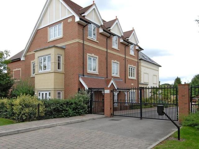 Apartment for rent in Hart, Hampshire