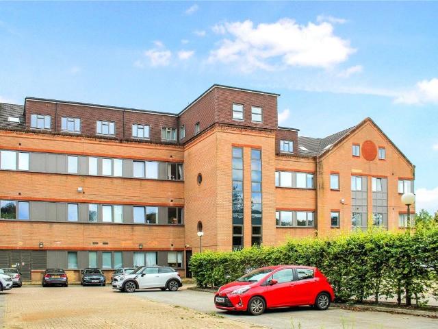 Apartment for rent in Hart, Hampshire
