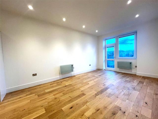 Apartment for rent in Hart, Hampshire