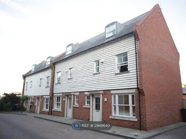 House for rent in Barracks, Canterbury