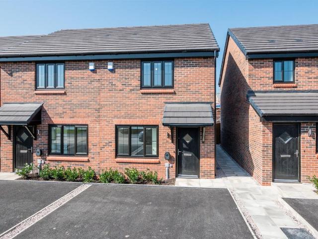 House for rent in Middlebrook, Bolton