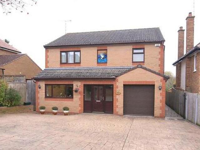 House for sale in Overslade, New Bilton