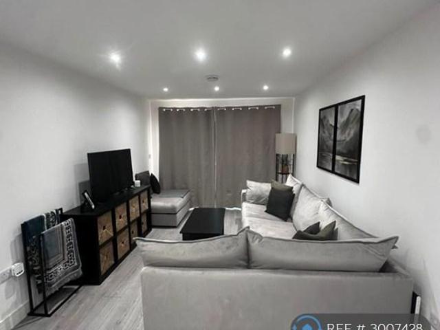 Apartment for rent in Barton upon Irwell, Salford