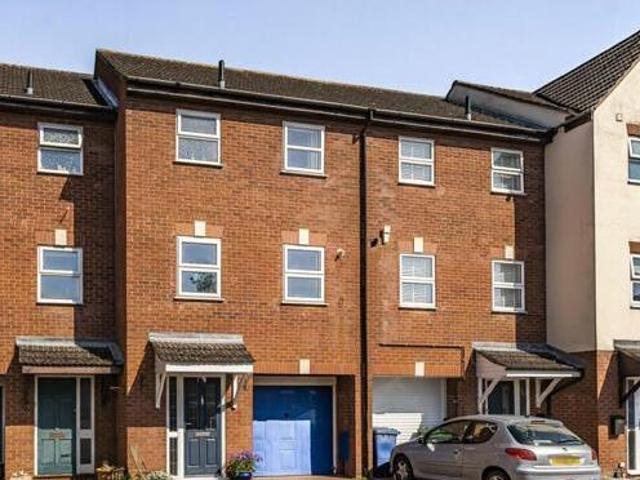 House for sale in Tewkesbury, Pamington