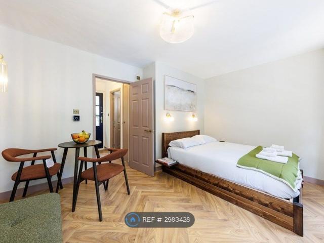 Studio for rent in St. John's Wood, Greater London